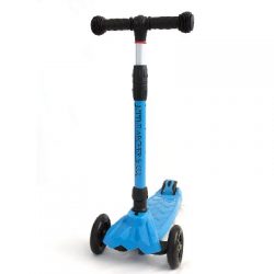 3 wheel scooter and helmet